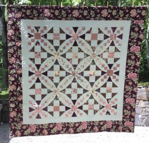 Handmade quilt - Hearts & Flowers - 82" x 82" (queen) - Cotton fabric, wool fill